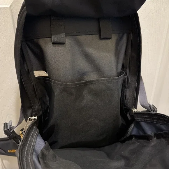 Asolo Backpack Daypack Ventilator Waist Strap Pockets Zip Pockets Storage Hiking - Picture 16 of 16